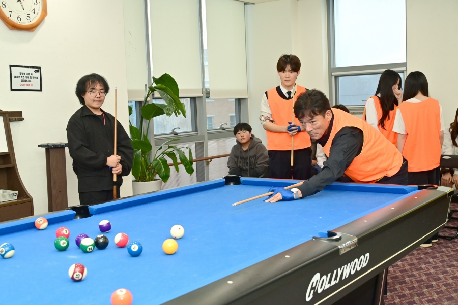 윤경희 청송군수, 지역 청소년과 소소하지만 통 큰 간담회 개최.jpg