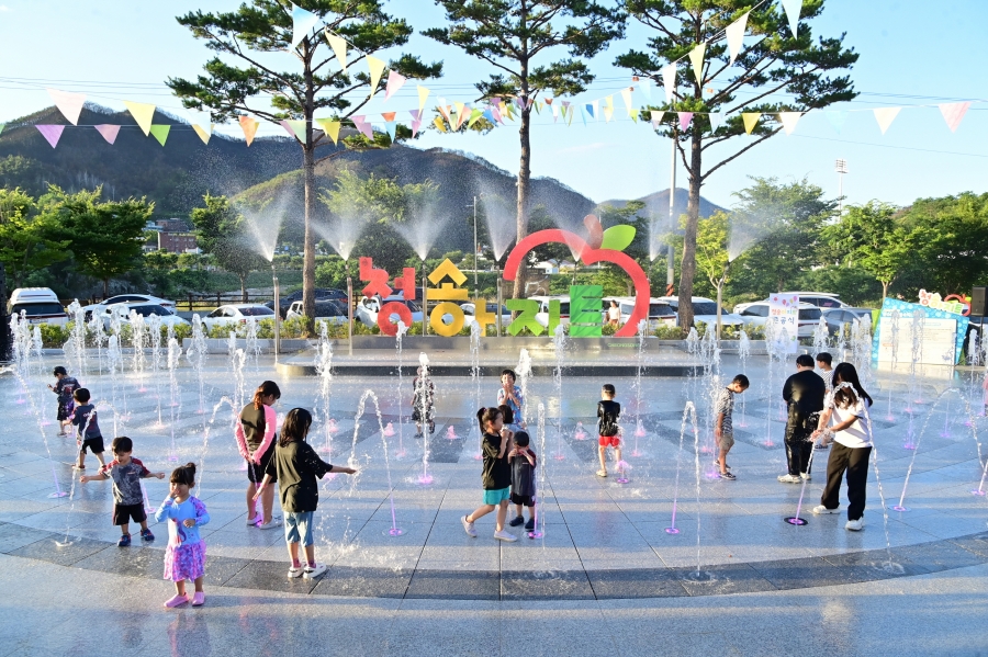 청송아지트 바닥분수.jpg